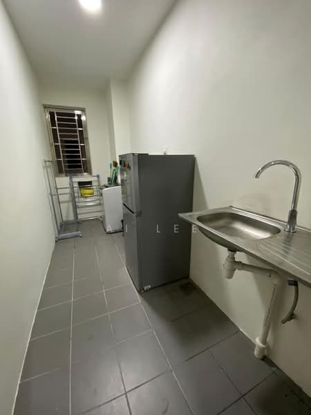 Kondominium untuk Disewa di Sapphire On The Park - Ai Lee - Dryer Area - PropertyGuru.com.my