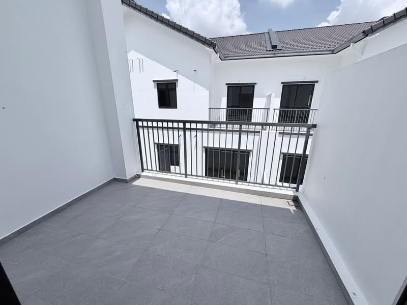 Rumah Teres 2 Tingkat untuk Dijual di Eco Spring (Johor Bahru) - Karl Lim - Balcony - PropertyGuru.com.my