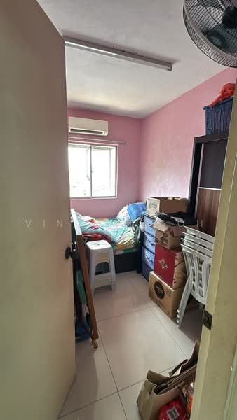 Pangsapuri untuk Dijual di Taman Jinjang Baru Kos Sederhana Apartment - Vincent Goh - Bedroom - PropertyGuru.com.my