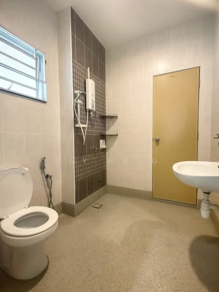 Rumah Berkembar untuk Dijual di Relau (Sungai Ara) - Kay Wong - Bathroom - PropertyGuru.com.my