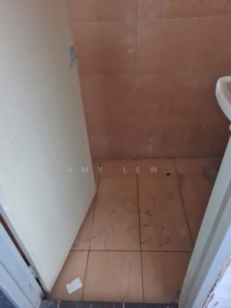 Shop for Rent in Temerloh (Pahang) - Amy Lew - Bathroom - PropertyGuru.com.my