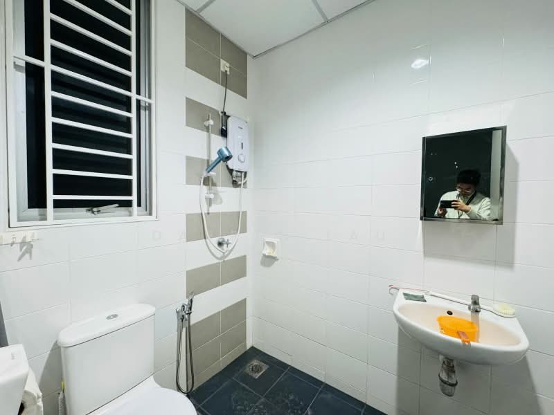 Condominium for Sale at Boulevard Condominium (BLVD) - Darren Lau - Bathroom - PropertyGuru.com.my