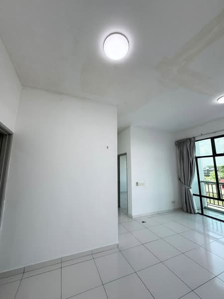 Service Residence for Sale at The Sky Executive Suites - Jin Teok - Living Room - PropertyGuru.com.my