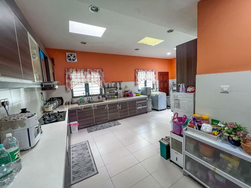2-storey Terraced House for Sale in Alam Damai (Cheras) - Luqman Ramli - Kitchen - PropertyGuru.com.my