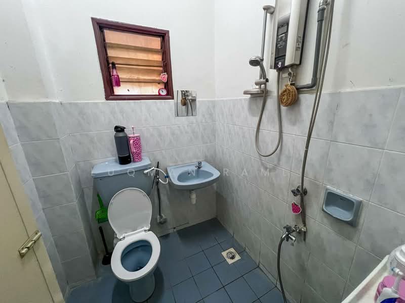 2-storey Terraced House for Sale in Alam Damai (Cheras) - Luqman Ramli - Bathroom - PropertyGuru.com.my