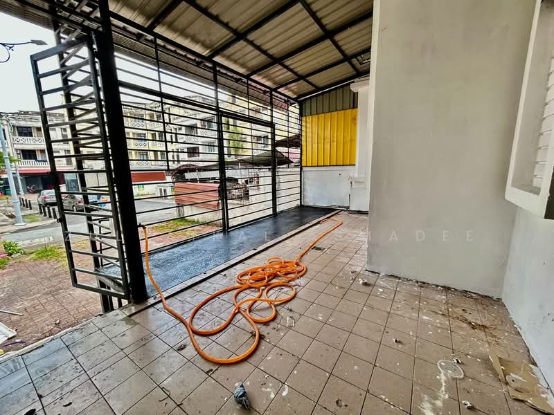 Shop for Rent in Putrajaya (Putrajaya) - Zulhaikal Asmadee - Exterior - PropertyGuru.com.my