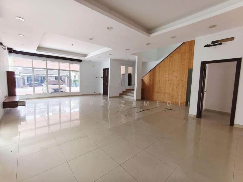 Rumah Banglo untuk Dijual di Kota Kemuning (Shah Alam) - Adzura Zamedin - Living Room - PropertyGuru.com.my
