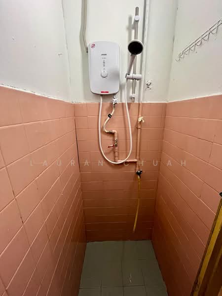 2-storey Terraced House for Rent in Seksyen 17 (Petaling Jaya) - Lauran Chuah - Bathroom - PropertyGuru.com.my