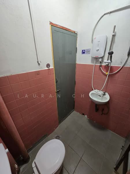 2-storey Terraced House for Rent in Seksyen 17 (Petaling Jaya) - Lauran Chuah - Bathroom - PropertyGuru.com.my