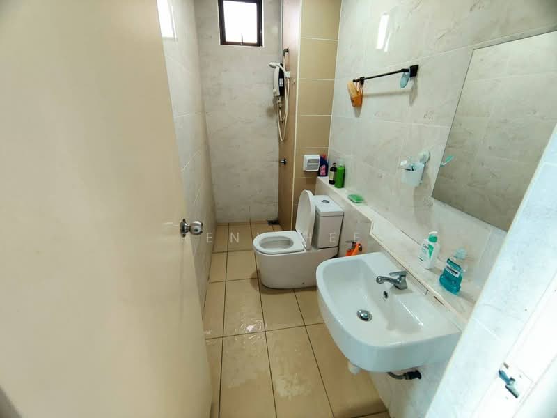 Service Residence for Sale at D'Summit Residences - Reny Hee - Bathroom - PropertyGuru.com.my