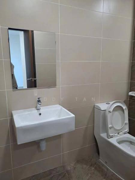 Kediaman Servis untuk Dijual di Veranda Residence - Eddy Tan - Bathroom - PropertyGuru.com.my
