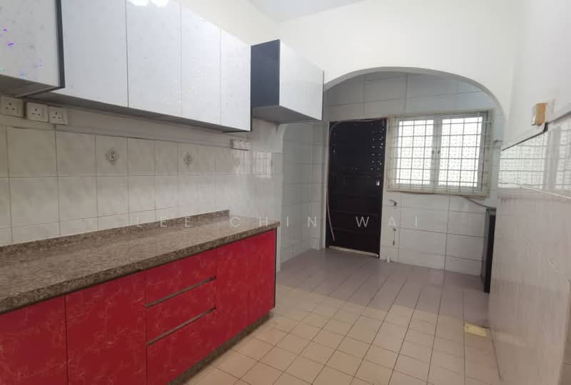 2-storey Terraced House for Rent in TAMAN PUCHONG UTAMA (Puchong) - Lee Chin Wai - Kitchen - PropertyGuru.com.my