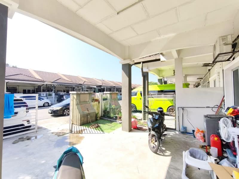 1-storey Terraced House for Sale in Shah Alam (Selangor) - Salawati Busro - Exterior - PropertyGuru.com.my