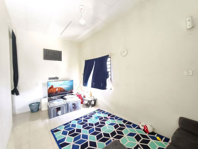 1-storey Terraced House for Sale in Shah Alam (Selangor) - Salawati Busro - Living Room - PropertyGuru.com.my