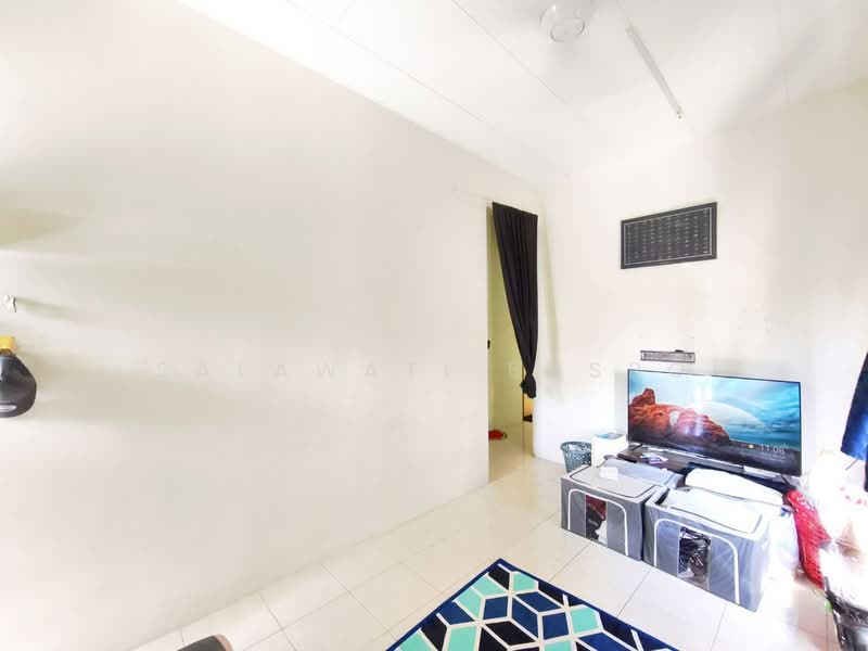 1-storey Terraced House for Sale in Shah Alam (Selangor) - Salawati Busro - Living Room - PropertyGuru.com.my