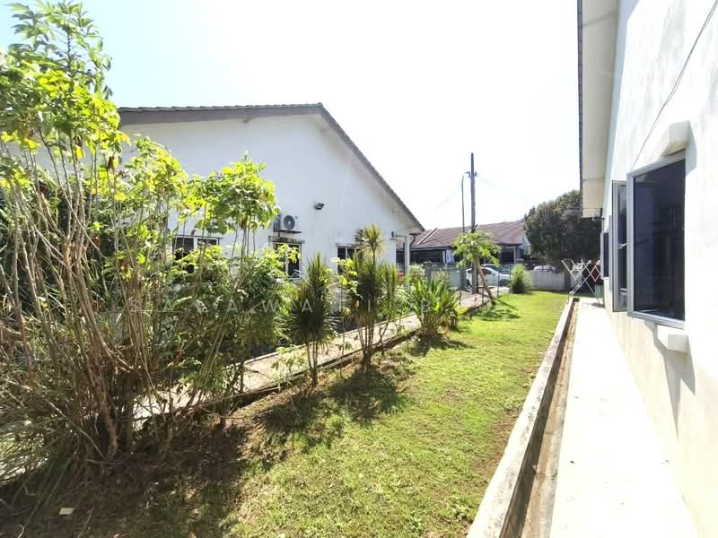 1-storey Terraced House for Sale in Shah Alam (Selangor) - Salawati Busro - Exterior - PropertyGuru.com.my