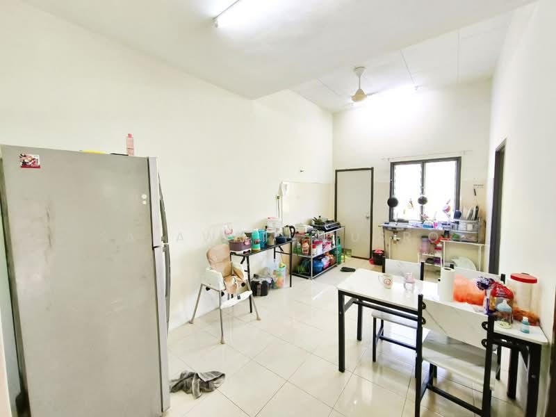 1-storey Terraced House for Sale in Shah Alam (Selangor) - Salawati Busro - Kitchen - PropertyGuru.com.my