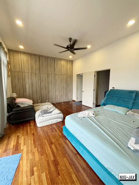 Semi-Detached House for Sale in Setia Utama (Setia Alam) - Stella Tan - Bedroom - PropertyGuru.com.my