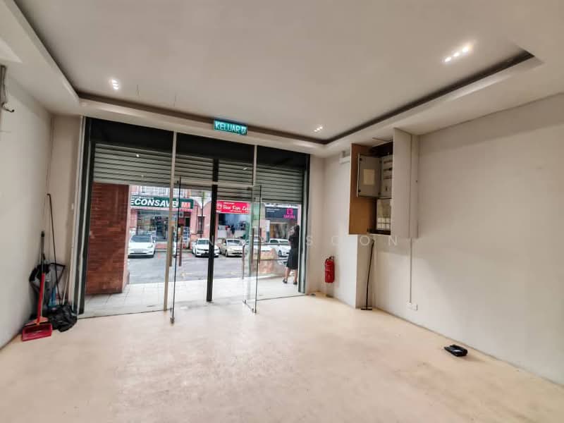 Shop for Sale in Sungai Long (Bandar Sungai Long) - Candy Soon - Entrance - PropertyGuru.com.my