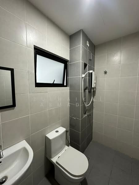 Rumah Teres 2 Tingkat untuk Disewa di Alam Impian (Shah Alam) - Zulhaikal Asmadee - Bathroom - PropertyGuru.com.my