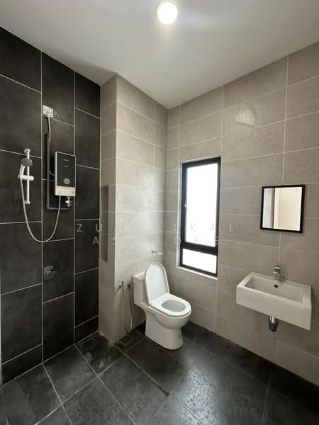 Rumah Teres 2 Tingkat untuk Disewa di Alam Impian (Shah Alam) - Zulhaikal Asmadee - Bathroom - PropertyGuru.com.my