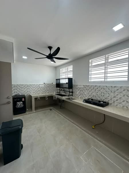 Rumah Teres 2 Tingkat untuk Disewa di Alam Impian (Shah Alam) - Zulhaikal Asmadee - Kitchen - PropertyGuru.com.my