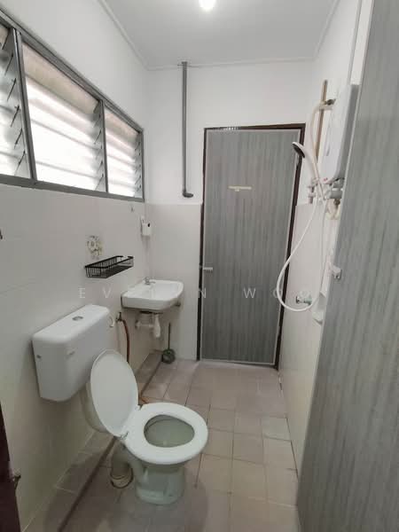 Rumah Teres 2-Tingkat untuk Disewa di Seksyen 17 (Petaling Jaya) - Evelyn Woo - Bathroom - PropertyGuru.com.my