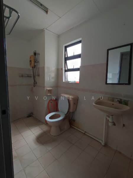 Kondominium untuk Disewa di Sunway Sutera Condominium - Yvonne Lau - Bathroom - PropertyGuru.com.my