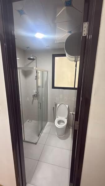Condominium for Rent at Amberside @ Country Garden Danga Bay - Jane Ngoi - Bathroom - PropertyGuru.com.my