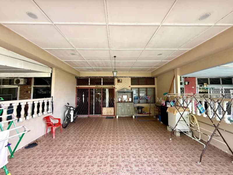Rumah Teres untuk Dijual di Taman Sri Rawang (Rawang) - Nazrin Hakimin - Exterior - PropertyGuru.com.my