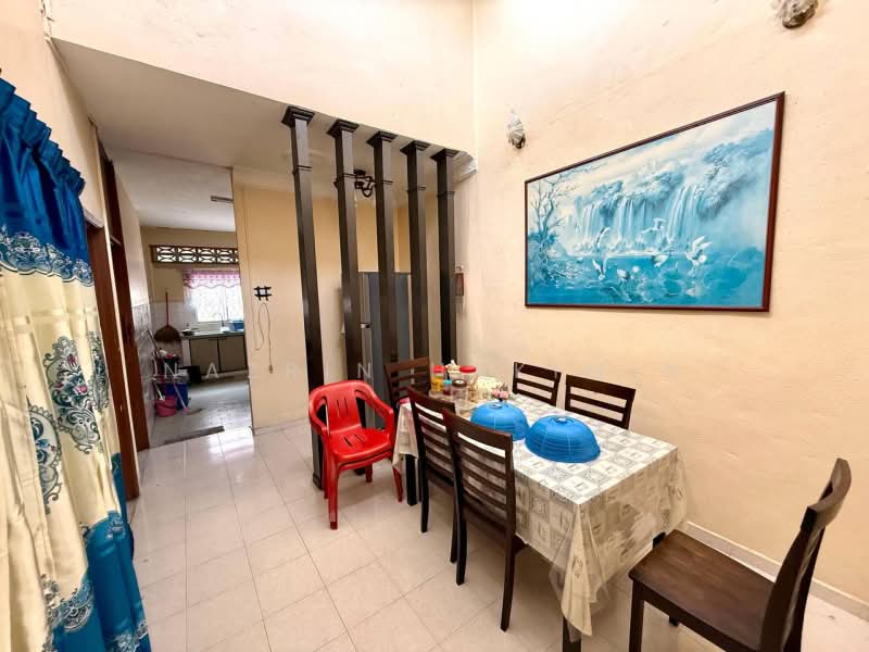Rumah Teres untuk Dijual di Taman Sri Rawang (Rawang) - Nazrin Hakimin - Dining Room - PropertyGuru.com.my
