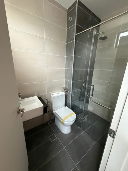 Rumah Berkembar untuk Dijual di Taman Sutera (Johor Bahru) - Karl Lim - Bathroom - PropertyGuru.com.my