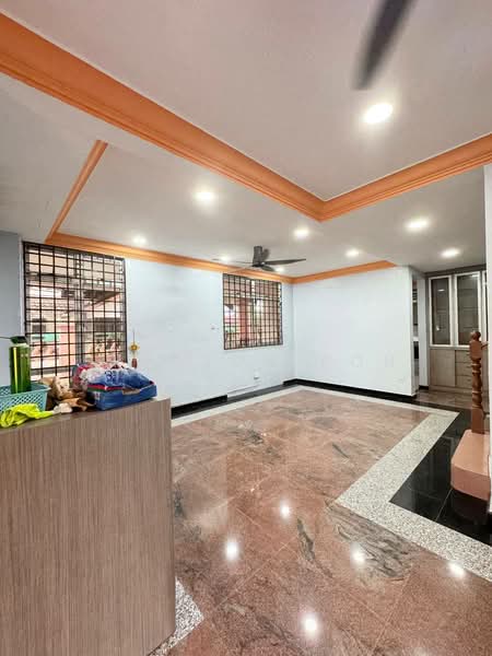Rumah Berkembar untuk Dijual di Taman Bukit Kempas (Tampoi) - Simpson Poh - Living Room - PropertyGuru.com.my