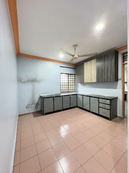 Rumah Berkembar untuk Dijual di Taman Bukit Kempas (Tampoi) - Simpson Poh - Kitchen - PropertyGuru.com.my