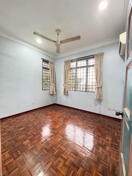 Rumah Berkembar untuk Dijual di Taman Bukit Kempas (Tampoi) - Simpson Poh - Bedroom - PropertyGuru.com.my