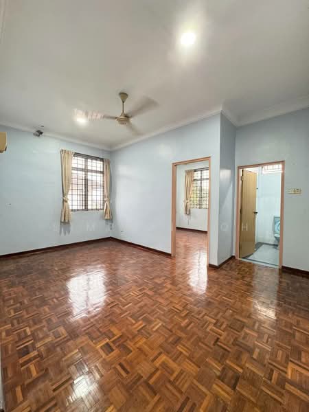 Rumah Berkembar untuk Dijual di Taman Bukit Kempas (Tampoi) - Simpson Poh - Living Room - PropertyGuru.com.my
