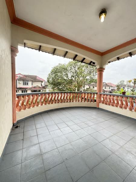 Rumah Berkembar untuk Dijual di Taman Bukit Kempas (Tampoi) - Simpson Poh - Balcony - PropertyGuru.com.my