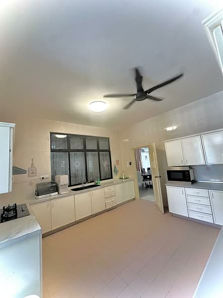Bungalow House for Rent in Taman Tanjung Puteri Resort (Pasir Gudang) - Zoey Lee - Kitchen - PropertyGuru.com.my