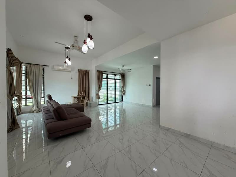 Cluster House for Sale in Taman Nusa Bestari (Iskandar Puteri (Nusajaya)) - Sam Chai - Living Room - PropertyGuru.com.my