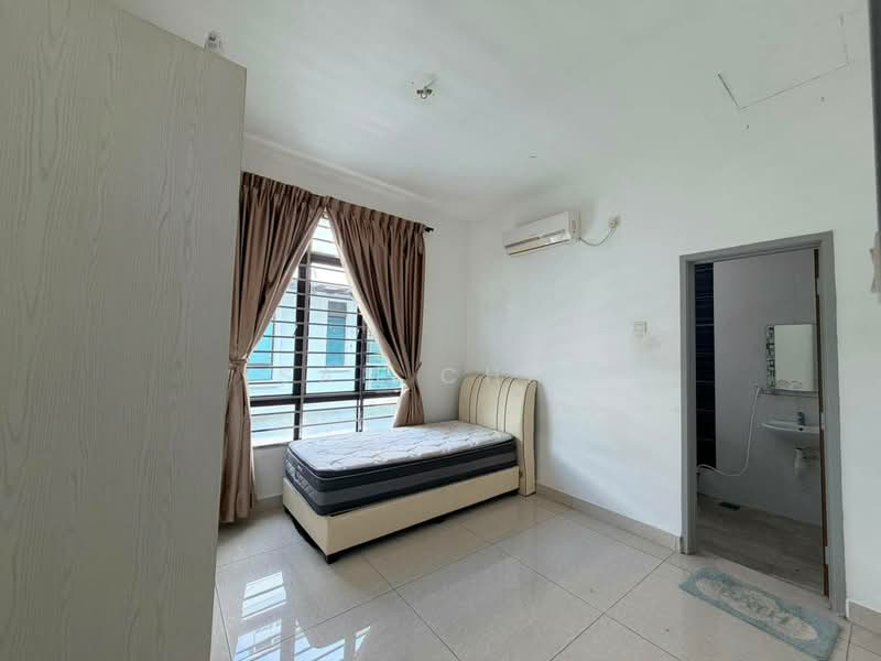 Cluster House for Sale in Taman Nusa Bestari (Iskandar Puteri (Nusajaya)) - Sam Chai - Bedroom - PropertyGuru.com.my