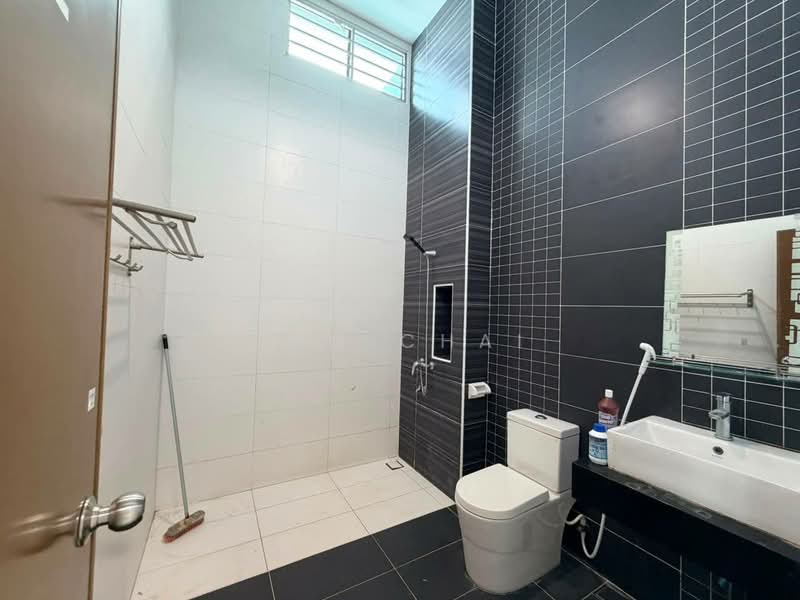 Cluster House for Sale in Taman Nusa Bestari (Iskandar Puteri (Nusajaya)) - Sam Chai - Bathroom - PropertyGuru.com.my