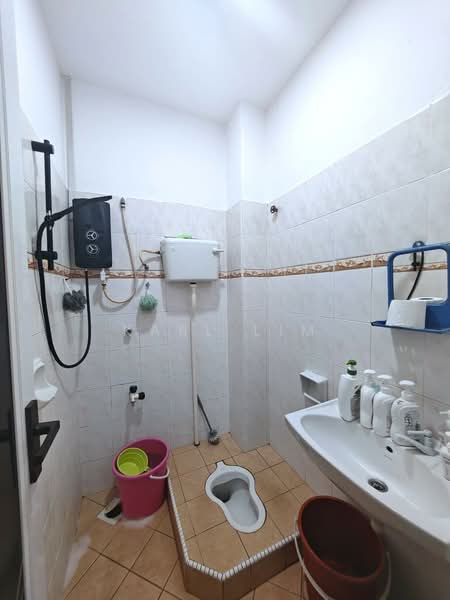 Rumah Teres 1 Tingkat untuk Dijual di Taman Setia Indah (Tebrau) - Karl Lim - Bathroom - PropertyGuru.com.my