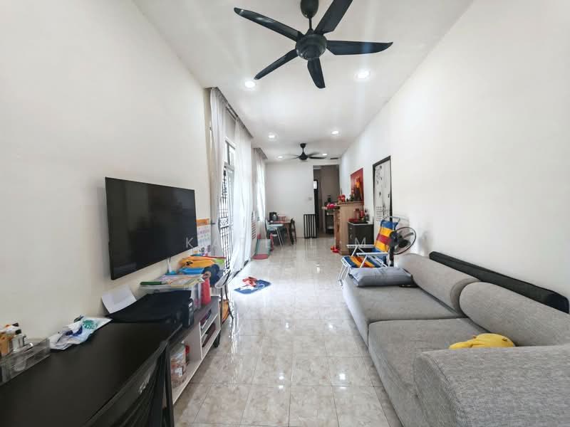 Rumah Teres 1 Tingkat untuk Dijual di Taman Setia Indah (Tebrau) - Karl Lim - Living Room - PropertyGuru.com.my