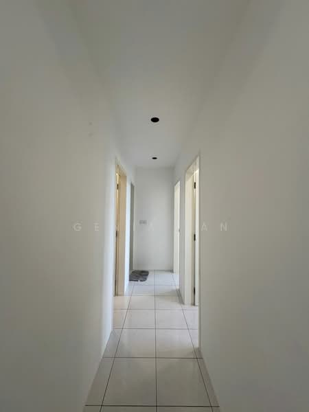 Pangsapuri untuk Disewa di Camellia Residence - Genia Tan - Corridor - PropertyGuru.com.my
