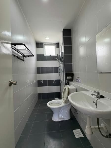 Pangsapuri untuk Disewa di Camellia Residence - Genia Tan - Bathroom - PropertyGuru.com.my