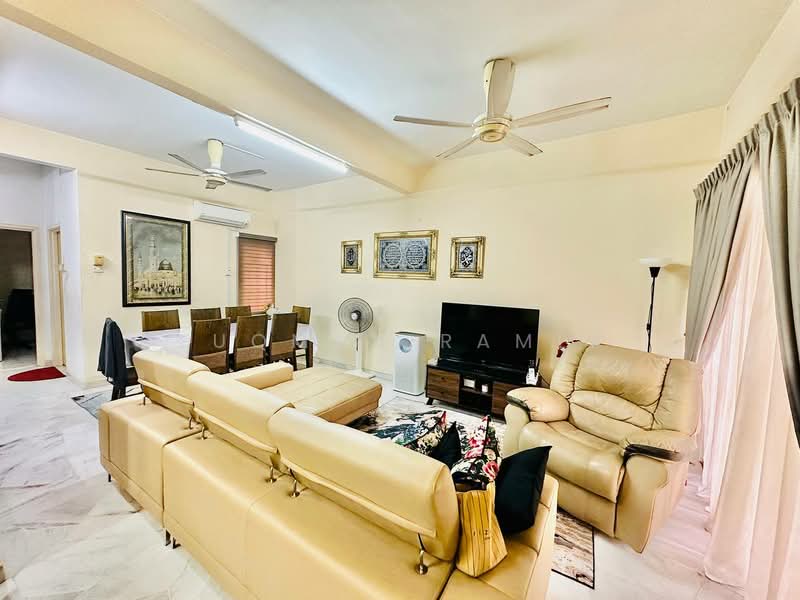 2-storey Terraced House for Sale in Alam Damai (Cheras) - Luqman Ramli - Living Room - PropertyGuru.com.my