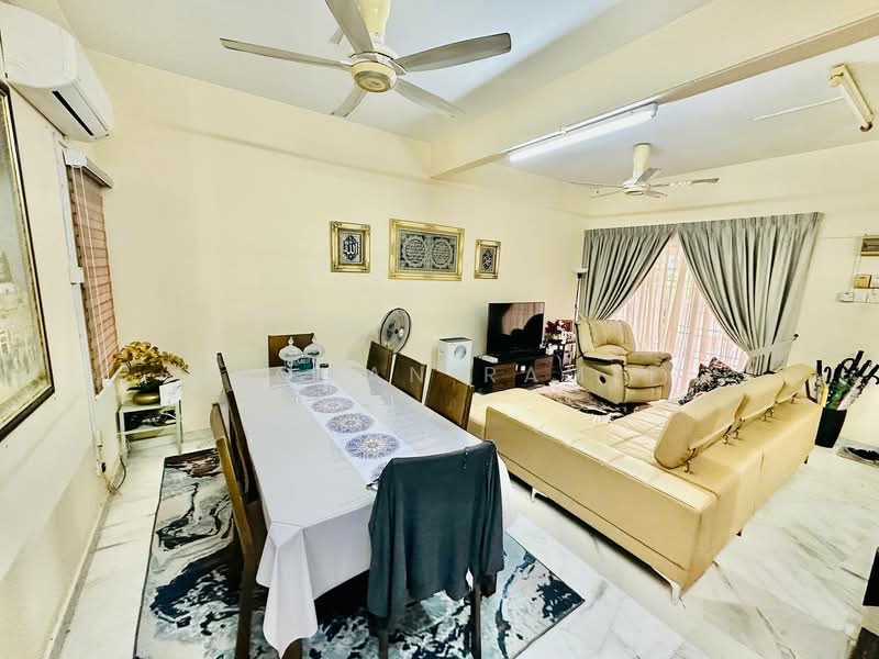 2-storey Terraced House for Sale in Alam Damai (Cheras) - Luqman Ramli - Living Room - PropertyGuru.com.my