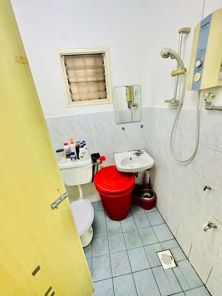 2-storey Terraced House for Sale in Alam Damai (Cheras) - Luqman Ramli - Bathroom - PropertyGuru.com.my