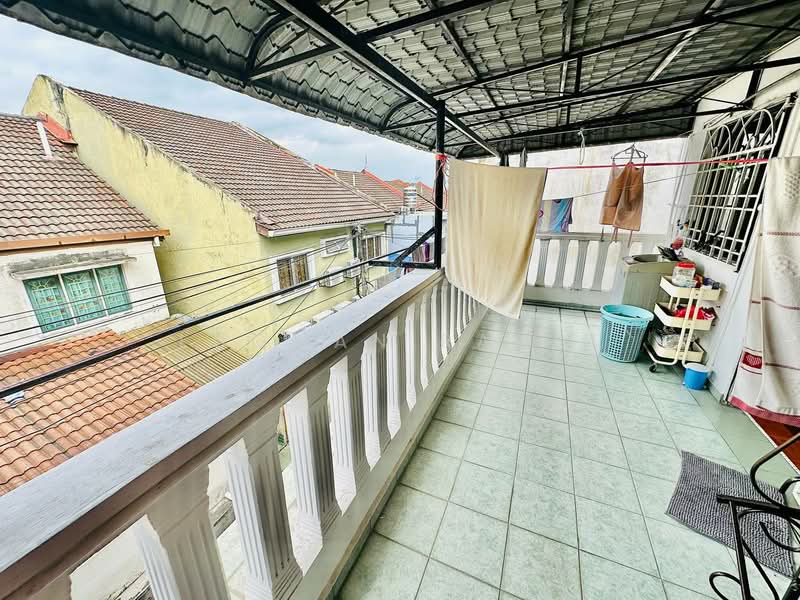 2-storey Terraced House for Sale in Alam Damai (Cheras) - Luqman Ramli - Balcony - PropertyGuru.com.my