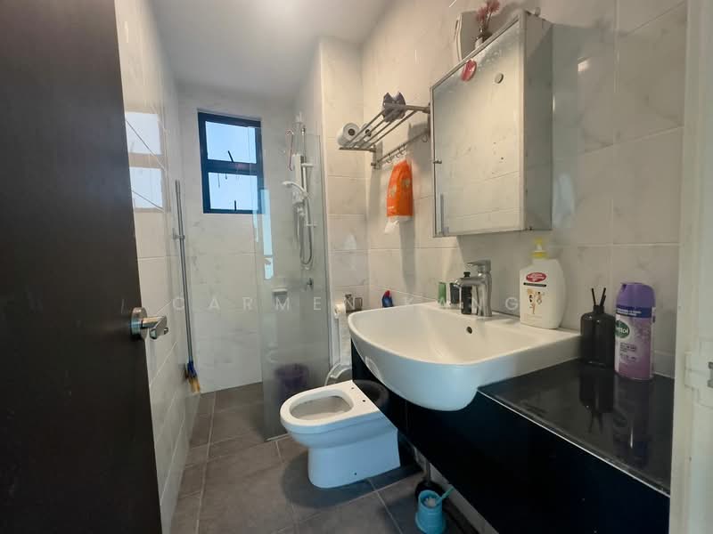 Pangsapuri untuk Dijual di Sky Breeze Service Apartment - Carmen Kang - Bathroom - PropertyGuru.com.my